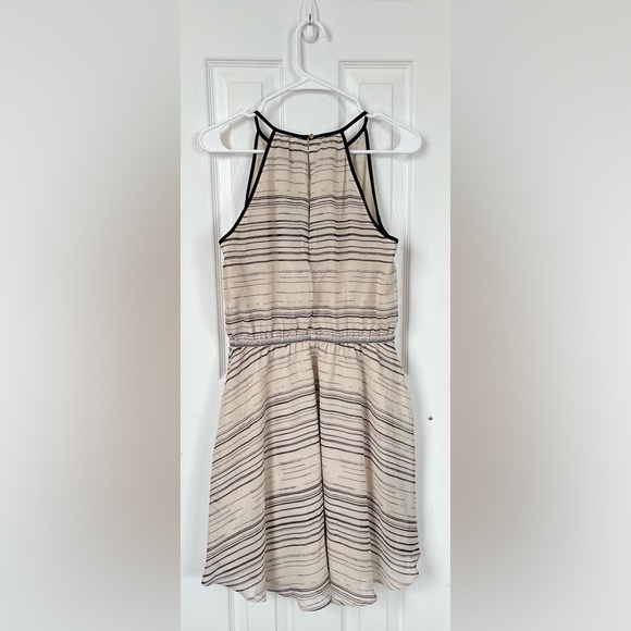 NWT Banana Republic Black and Cream Striped Dress - Picture 5 of 7